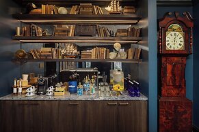 The William Fell Baltimore, Tapestry Collection by Hilton