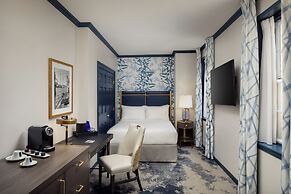 The William Fell Baltimore, Tapestry Collection by Hilton