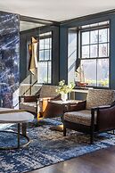 The William Fell Baltimore, Tapestry Collection by Hilton