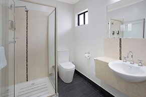 Comfort Inn May Park