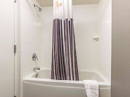 La Quinta Inn & Suites by Wyndham Salem NH