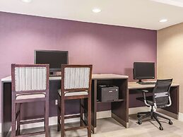 La Quinta Inn & Suites by Wyndham Salem NH