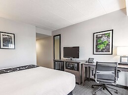 La Quinta Inn & Suites by Wyndham Salem NH