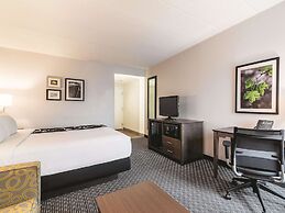 La Quinta Inn & Suites by Wyndham Salem NH