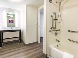 La Quinta Inn & Suites by Wyndham Salem NH