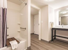 La Quinta Inn & Suites by Wyndham Salem NH