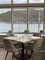 DoubleTree by Hilton St. John's Harbourview