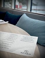 DoubleTree by Hilton St. John's Harbourview