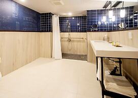 DoubleTree by Hilton St. John's Harbourview