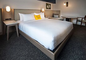 DoubleTree by Hilton St. John's Harbourview