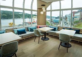 DoubleTree by Hilton St. John's Harbourview