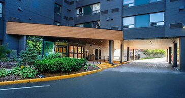 DoubleTree by Hilton St. John's Harbourview