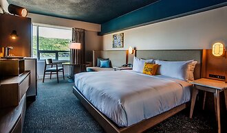 DoubleTree by Hilton St. John's Harbourview