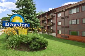 Days Inn by Wyndham Colchester Burlington