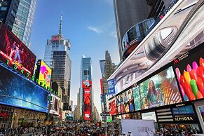 New York Marriott Marquis