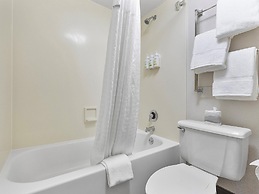 La Quinta Inn by Wyndham Miami Airport North