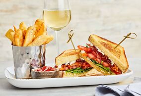 Courtyard by Marriott Columbus Worthington