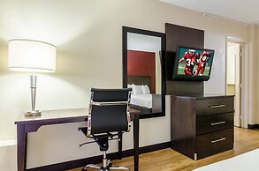 Red Roof Inn PLUS+ Wichita East