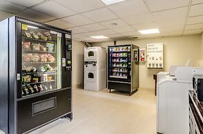 Red Roof Inn PLUS+ Wichita East