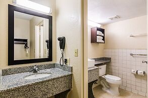 Red Roof Inn PLUS+ Wichita East