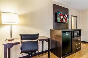 Red Roof Inn PLUS+ Wichita East