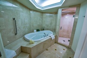 Naples Grande Beach Resort