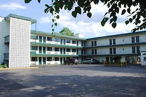 Travelodge by Wyndham Chambersburg