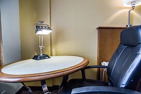 Quality Inn & Suites Near the Theme Parks