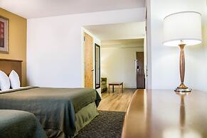 Quality Inn & Suites Near the Theme Parks