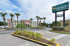 Quality Inn & Suites Near the Theme Parks