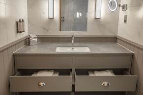 Oulton Hall Hotel, Spa & Golf Resort