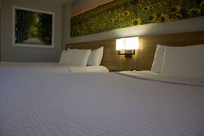 Days Inn by Wyndham Colby