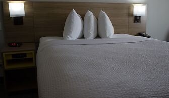 Days Inn by Wyndham Colby