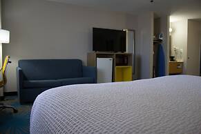 Days Inn by Wyndham Colby