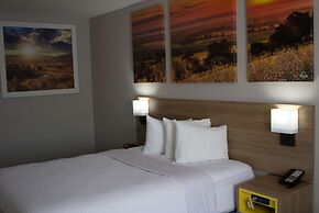 Days Inn by Wyndham Colby