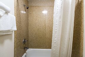 Econo Lodge Little Creek