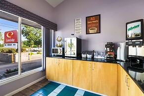 Econo Lodge Little Creek