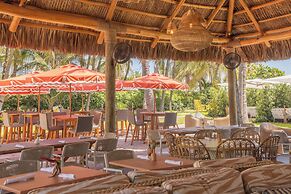 Kimpton Surfcomber Hotel by IHG