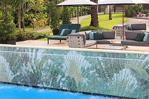 Kimpton Surfcomber Hotel by IHG