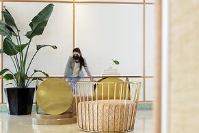 Kimpton Surfcomber Hotel by IHG