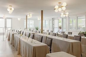 Kimpton Surfcomber Hotel by IHG