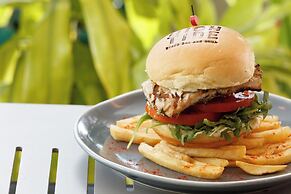 Kimpton Surfcomber Hotel by IHG