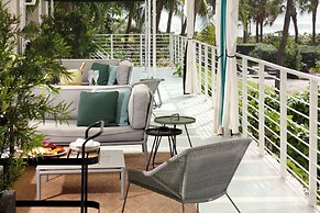 Kimpton Surfcomber Hotel by IHG