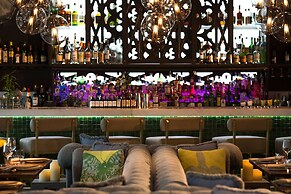 Kimpton Surfcomber Hotel by IHG