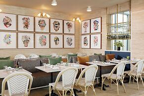 Kimpton Surfcomber Hotel by IHG