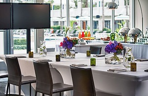 Kimpton Surfcomber Hotel by IHG