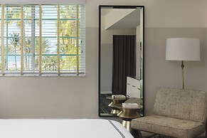 Kimpton Surfcomber Hotel by IHG