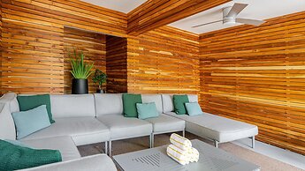 Kimpton Surfcomber Hotel by IHG