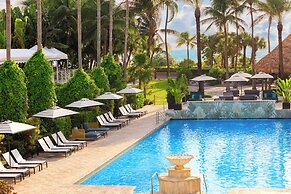 Kimpton Surfcomber Hotel by IHG