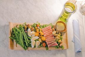 Kimpton Surfcomber Hotel by IHG